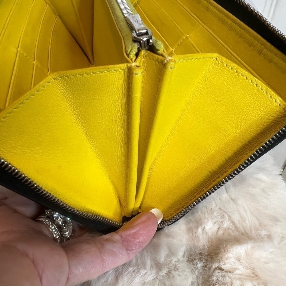 CELINE ZIP AROUND WALLET - Picture 11 of 15